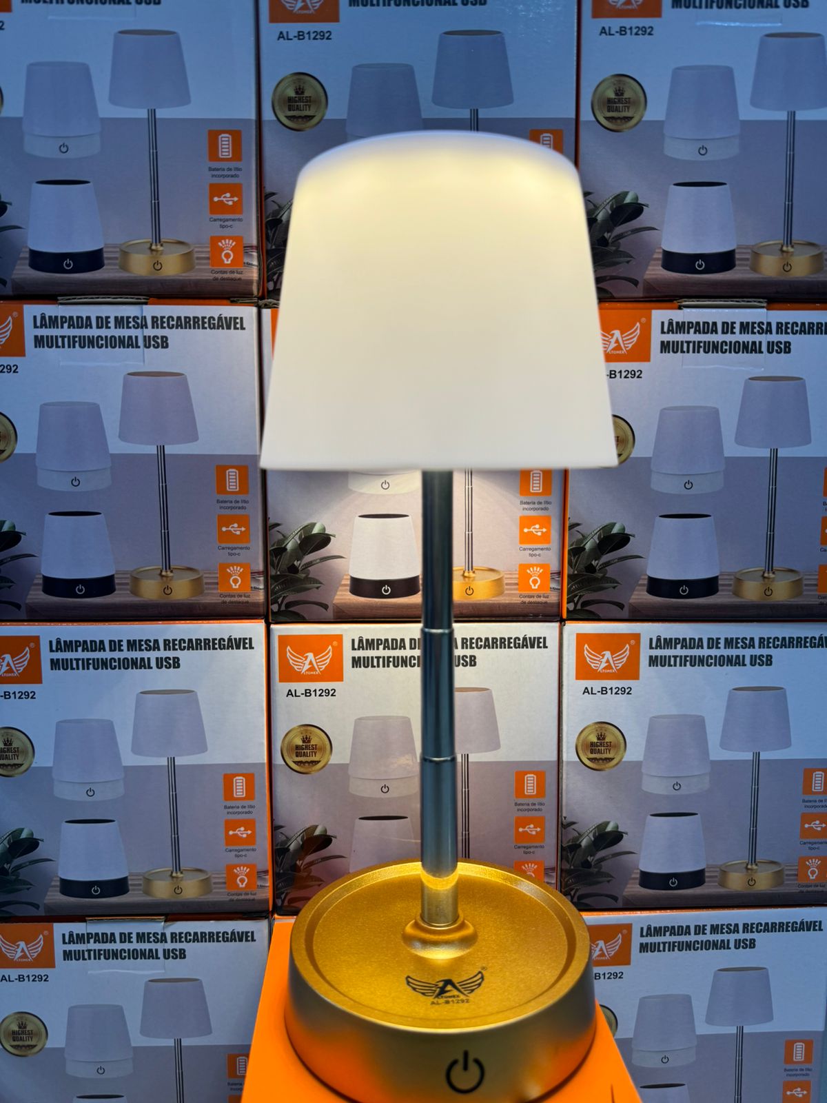 Abajur Recarregável Retrátil Em Aço Luz em Led Branco Quente Ajustável